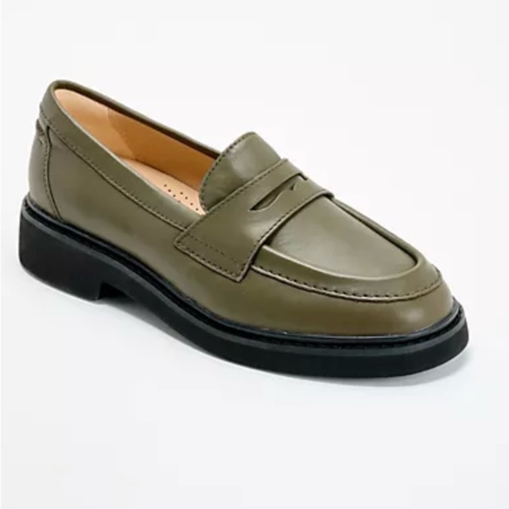 Clarks Signature Leather Loafers - Splend Edge